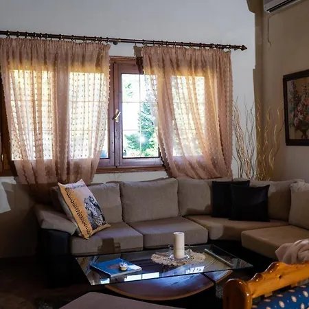 Mary's Country House Near Meteora *